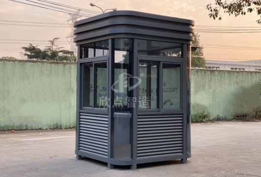 小區(qū)門口到底要不要保安崗亭？