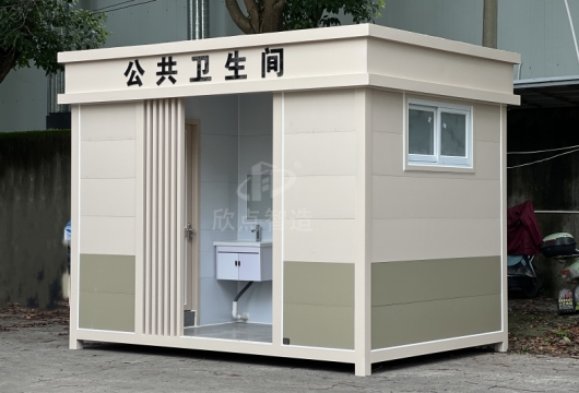 外觀看著那么小的廁所，里面竟然那么大的空間？！！